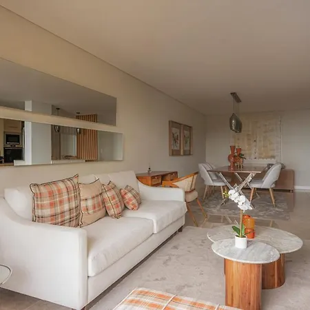 New Calheta Plaza By Your Madeira شقة