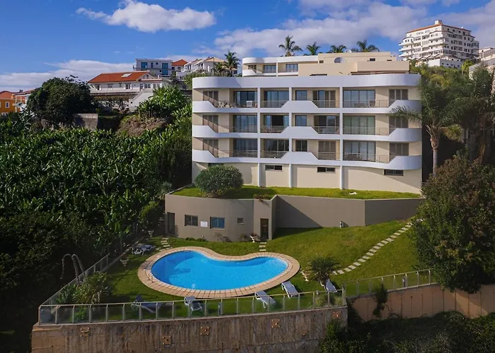 New Calheta Plaza By Your Madeira * Estreito Da Calheta