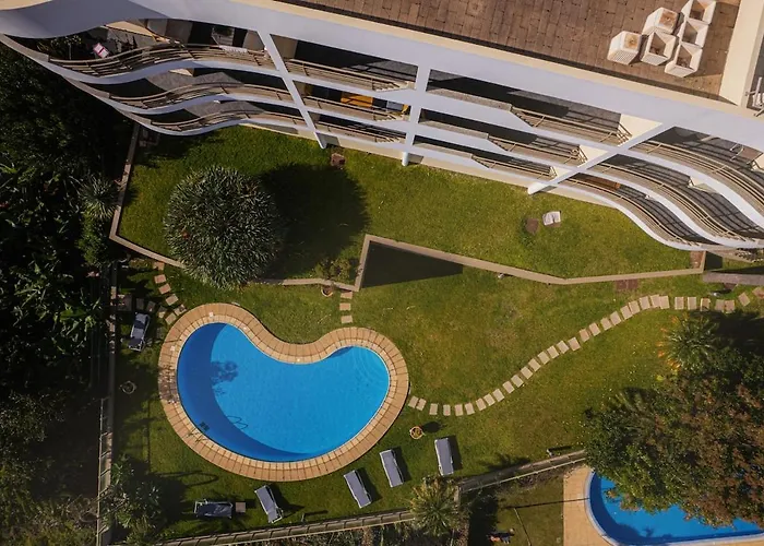 New Calheta Plaza By Your Madeira 公寓